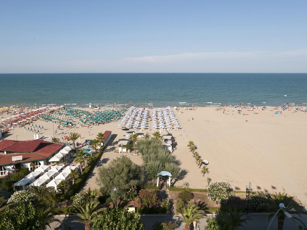 Hotel Eden Alba Adriatica Exterior foto