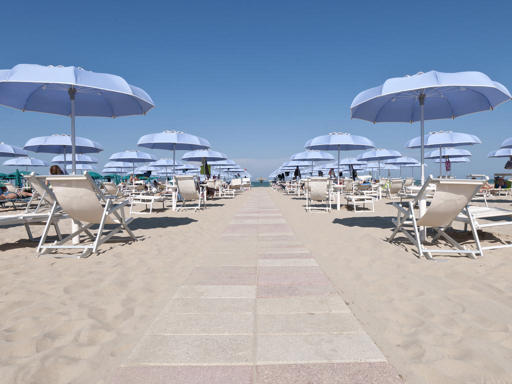 Hotel Eden Alba Adriatica Exterior foto
