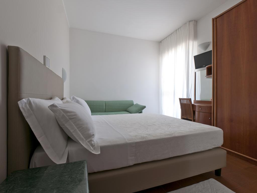 Hotel Eden Alba Adriatica Cameră foto